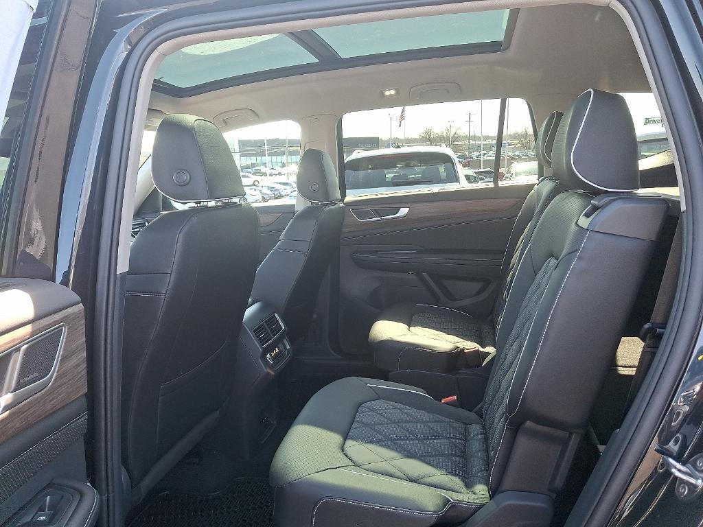 new 2025 Volkswagen Atlas car, priced at $56,831
