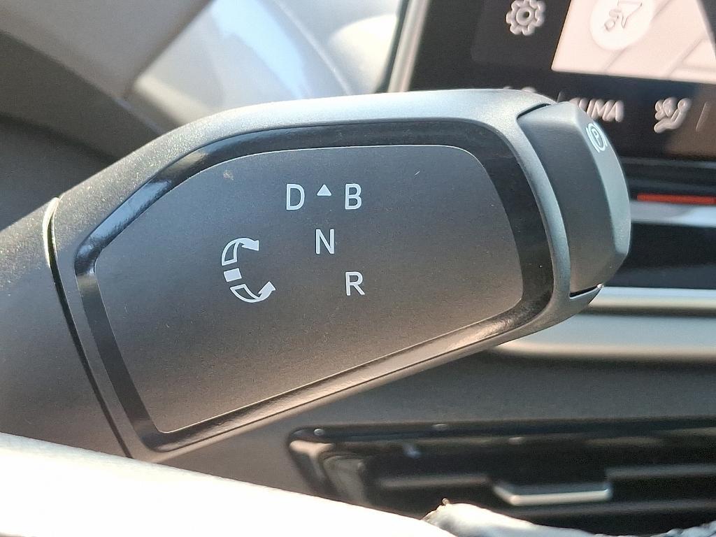 new 2025 Volkswagen ID.4 car, priced at $56,371