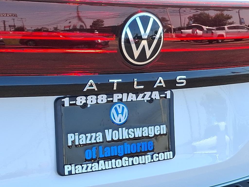 new 2025 Volkswagen Atlas car, priced at $49,759