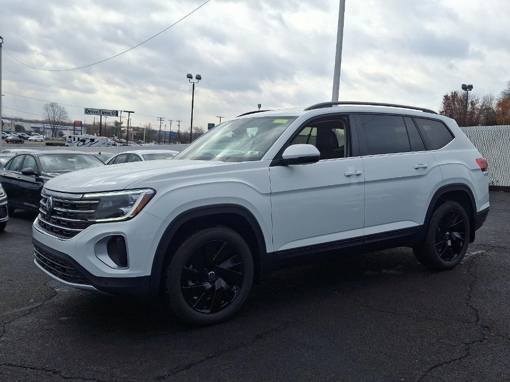 new 2025 Volkswagen Atlas car, priced at $49,812