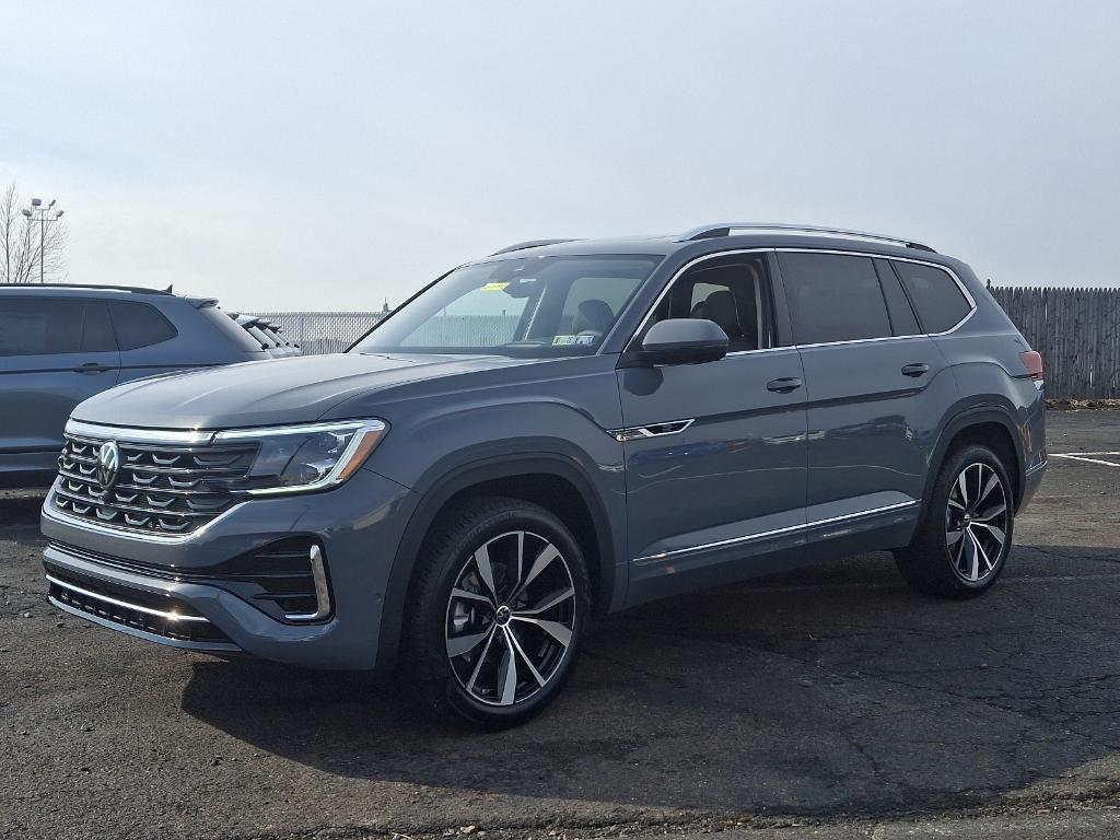 new 2025 Volkswagen Atlas car, priced at $57,459