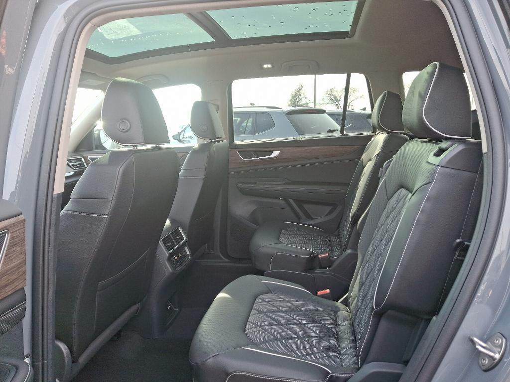 new 2025 Volkswagen Atlas car, priced at $55,312