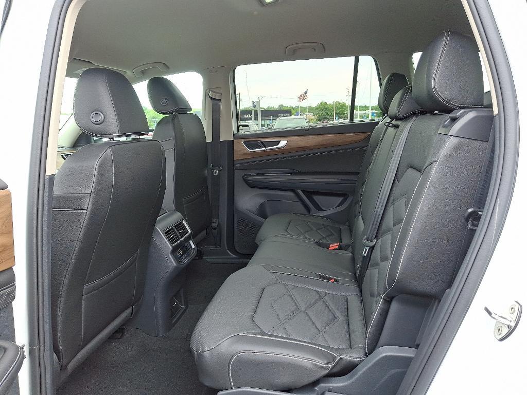 new 2025 Volkswagen Atlas car, priced at $45,930
