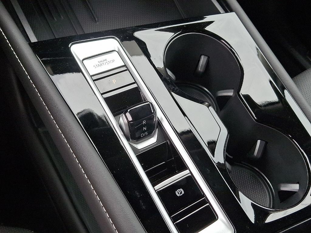 new 2025 Volkswagen Atlas car, priced at $45,930