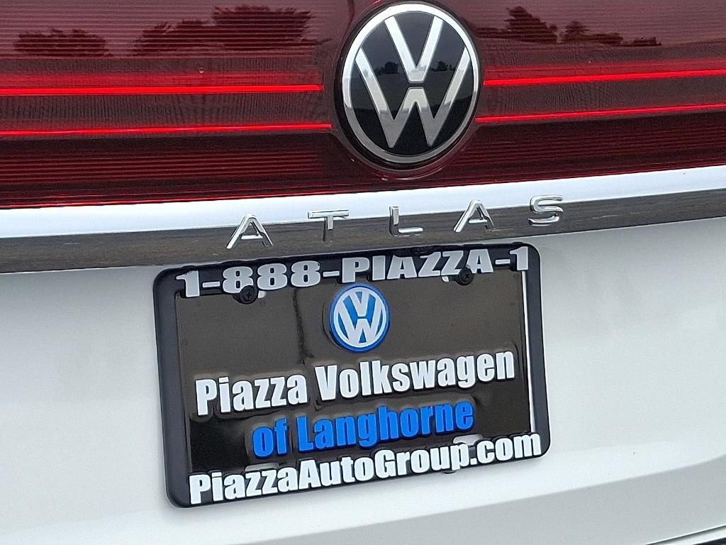 new 2025 Volkswagen Atlas car, priced at $45,930