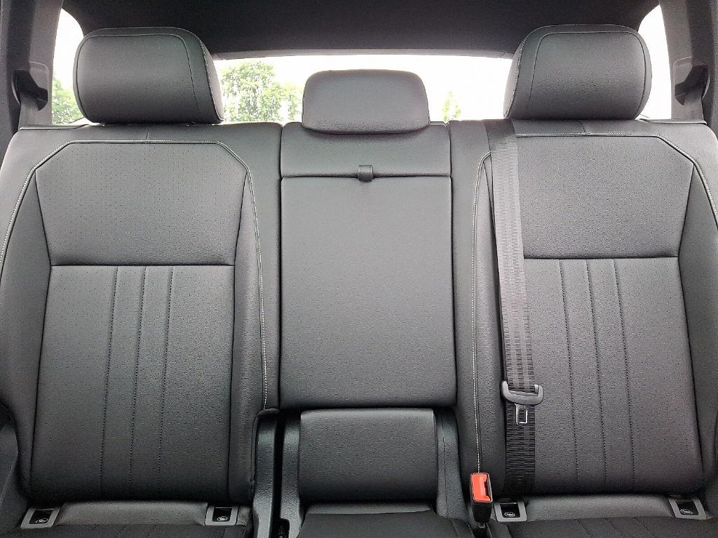 used 2024 Volkswagen Tiguan car, priced at $31,999