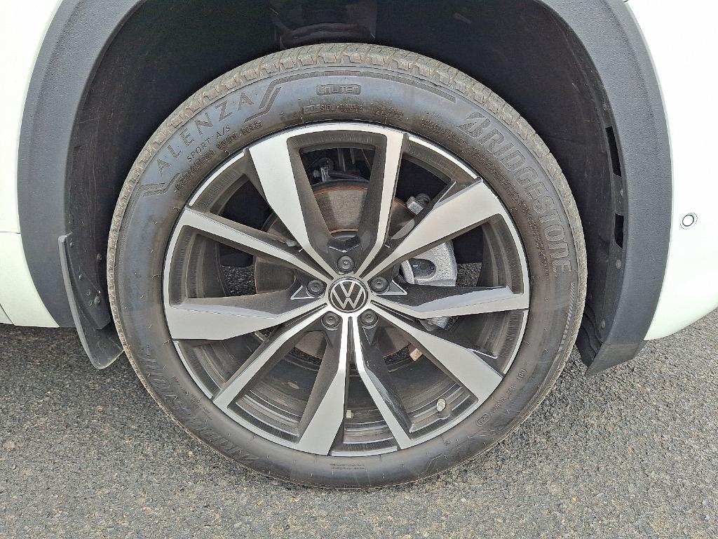 used 2024 Volkswagen Atlas Cross Sport car, priced at $42,999