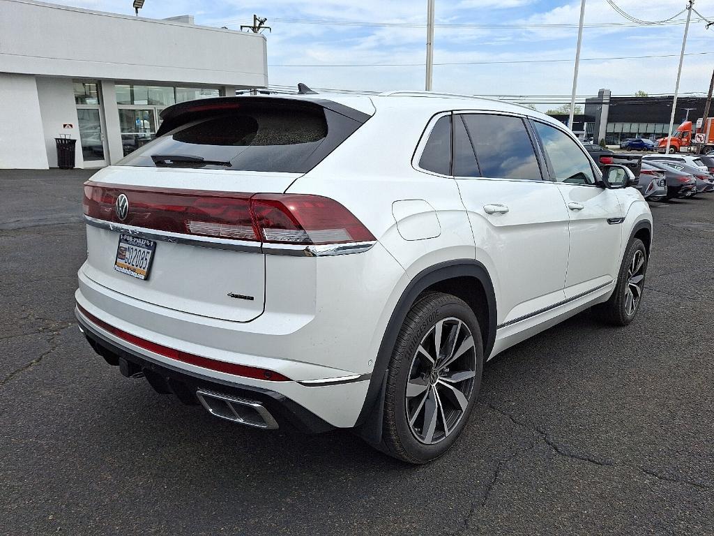new 2024 Volkswagen Atlas Cross Sport car