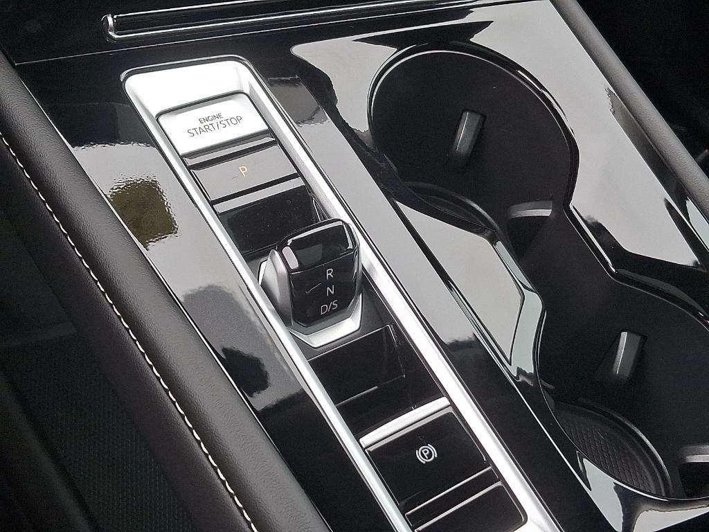 new 2025 Volkswagen Atlas car, priced at $51,304