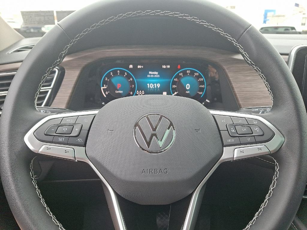 new 2025 Volkswagen Atlas car, priced at $51,304