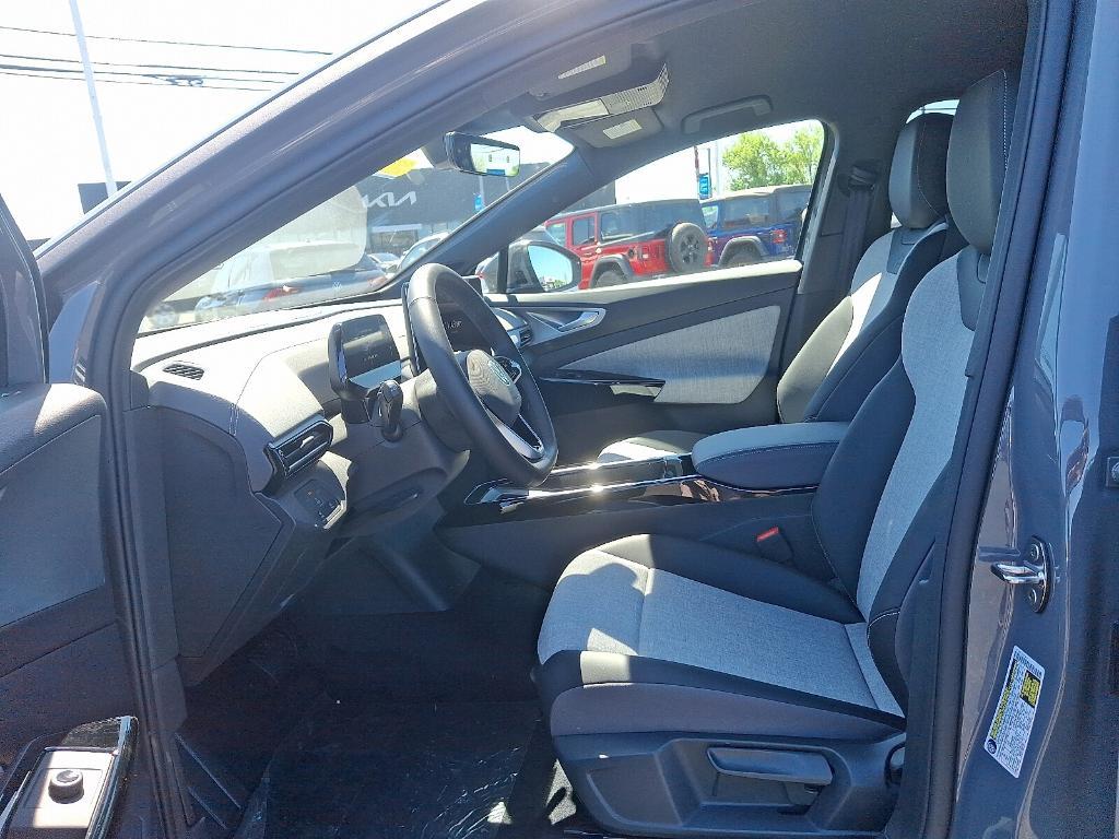 new 2025 Volkswagen ID.4 car, priced at $47,776