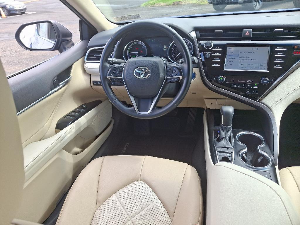 used 2018 Toyota Camry Hybrid car, priced at $19,899