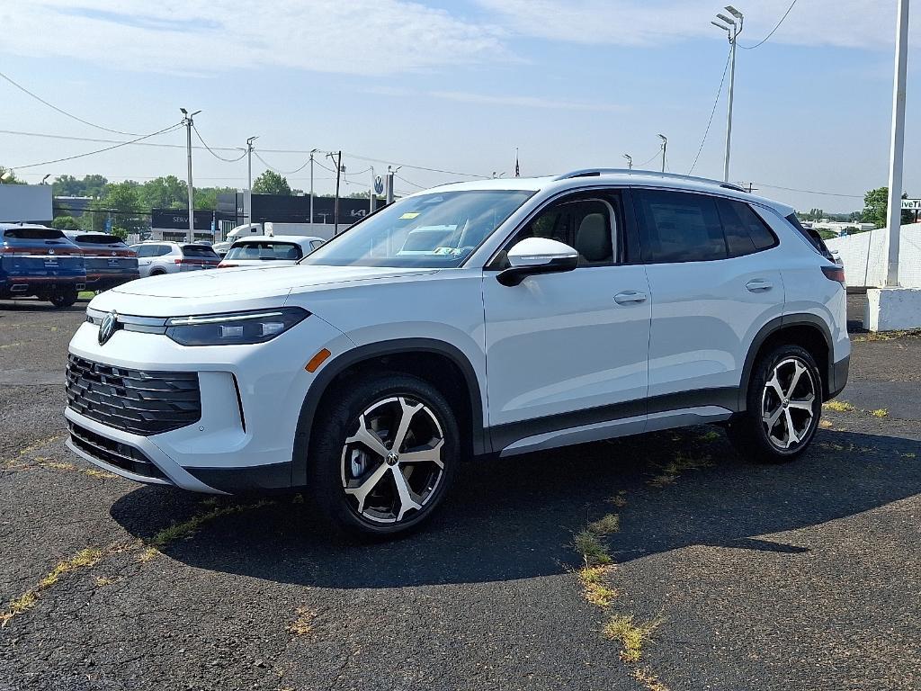 new 2025 Volkswagen Tiguan car, priced at $37,699