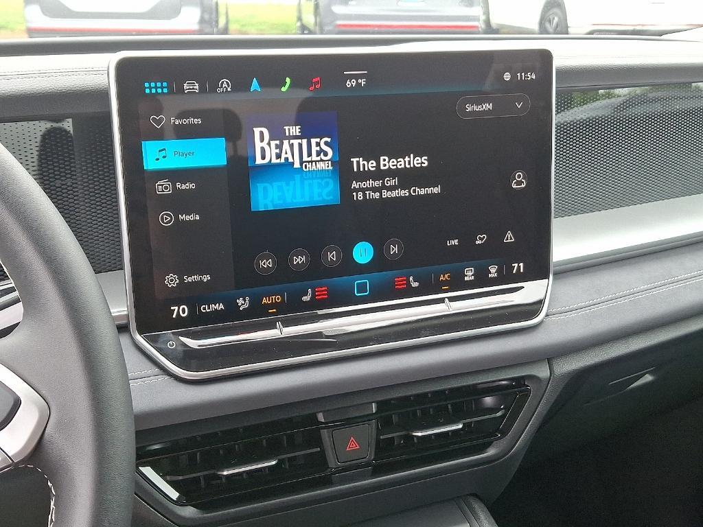 new 2025 Volkswagen Tiguan car, priced at $37,262