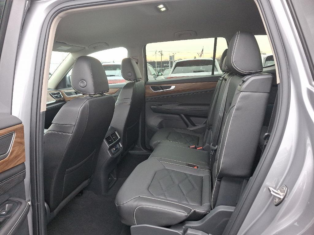 new 2025 Volkswagen Atlas car, priced at $42,052