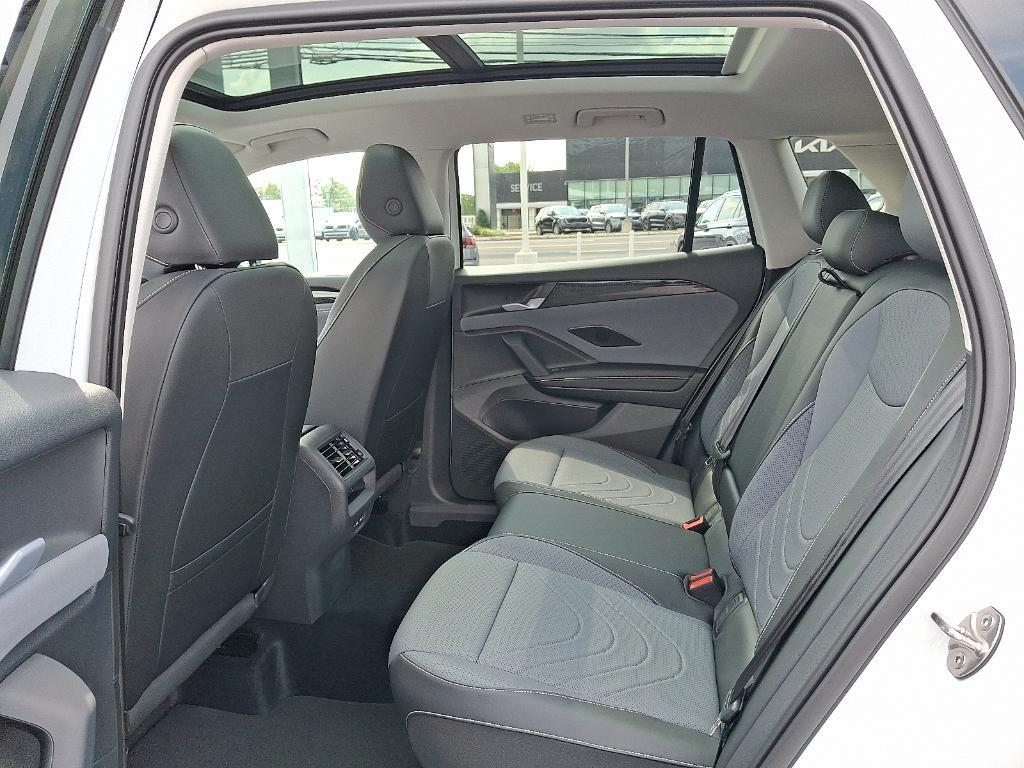 new 2025 Volkswagen Tiguan car, priced at $37,699