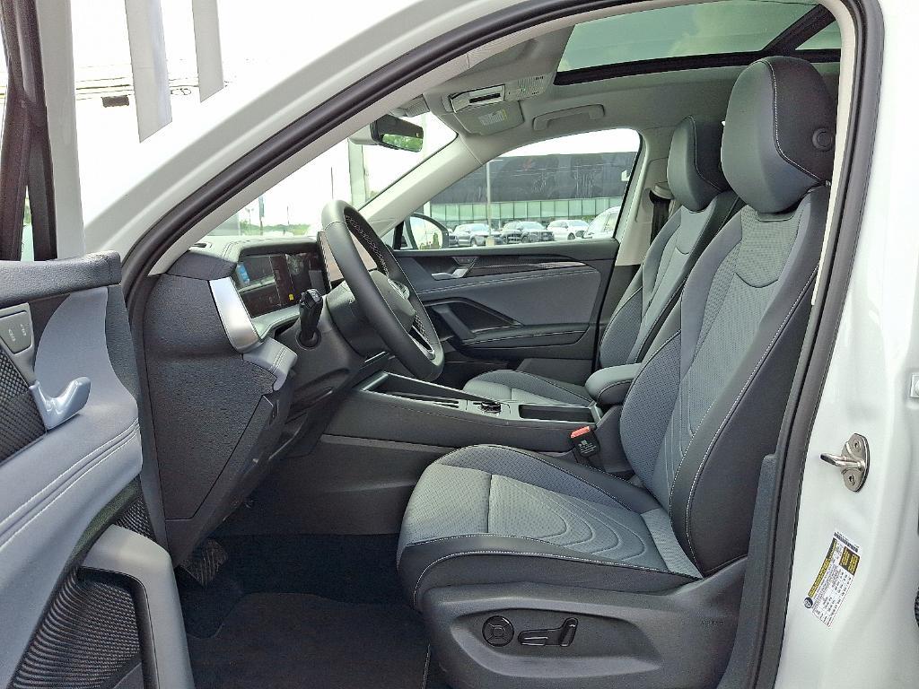 new 2025 Volkswagen Tiguan car, priced at $37,699