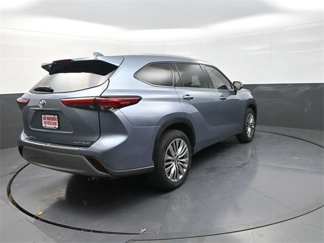 used 2023 Toyota Highlander car, priced at $40,791