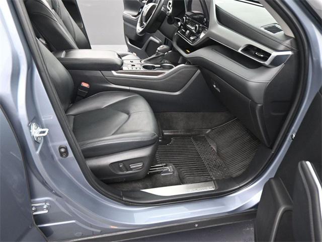 used 2023 Toyota Highlander car, priced at $40,791