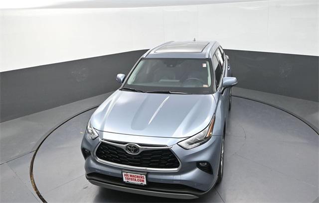 used 2023 Toyota Highlander car, priced at $40,791