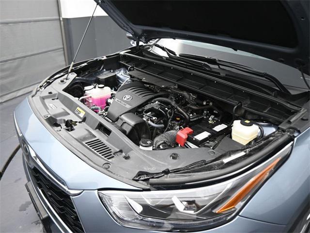 used 2023 Toyota Highlander car, priced at $40,791