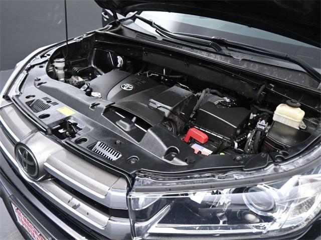 used 2018 Toyota Highlander car, priced at $23,591