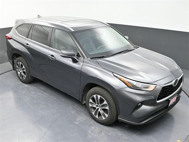 used 2023 Toyota Highlander car, priced at $37,991