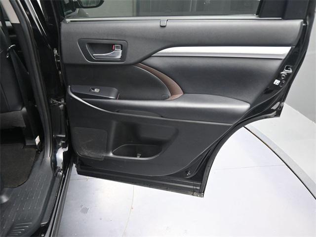 used 2019 Toyota Highlander Hybrid car, priced at $19,991