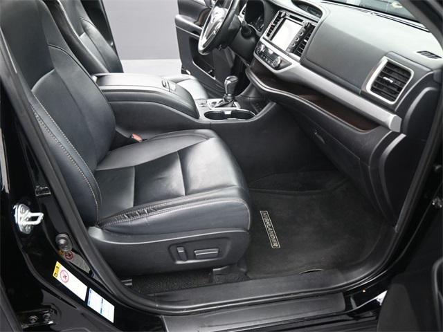 used 2019 Toyota Highlander Hybrid car, priced at $19,991