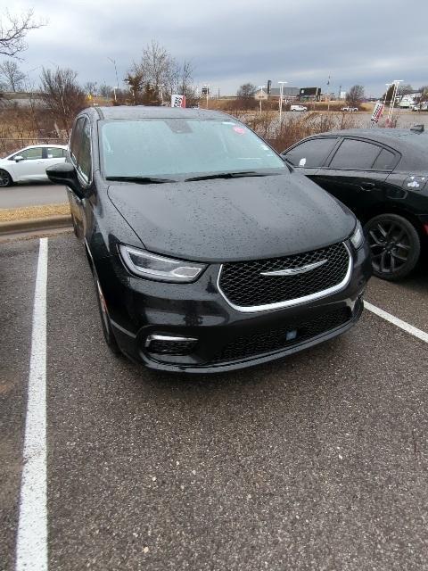 used 2023 Chrysler Pacifica car, priced at $23,991