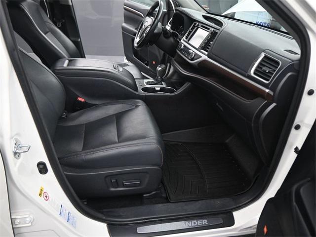 used 2014 Toyota Highlander car, priced at $16,991