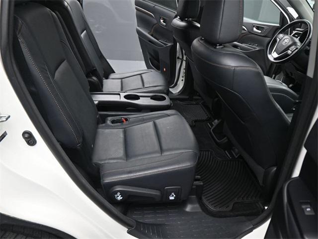 used 2014 Toyota Highlander car, priced at $16,991