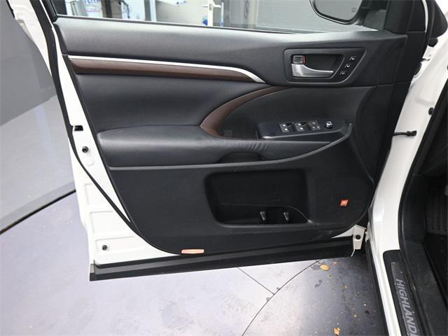 used 2014 Toyota Highlander car, priced at $16,991