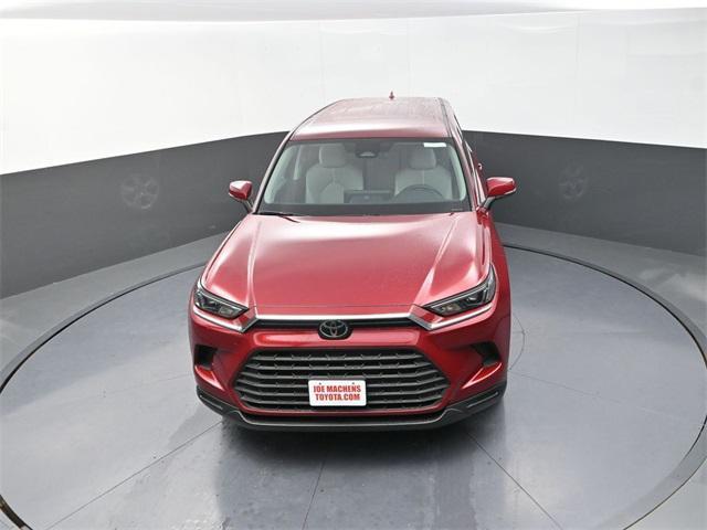 used 2025 Toyota Highlander Hybrid car, priced at $52,991