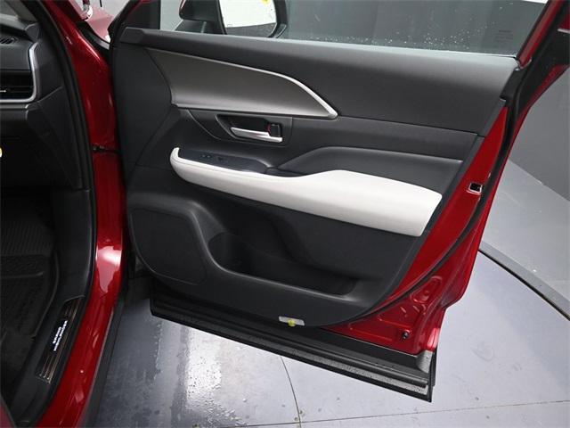 used 2025 Toyota Highlander Hybrid car, priced at $52,991