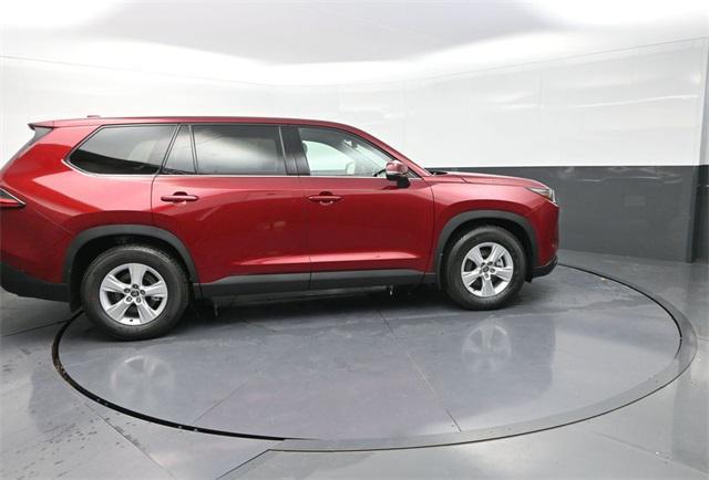 used 2025 Toyota Highlander Hybrid car, priced at $52,991