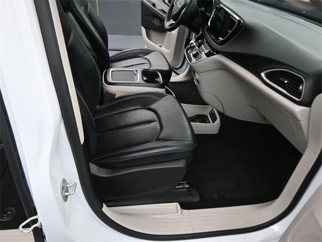 used 2024 Chrysler Pacifica car, priced at $29,391