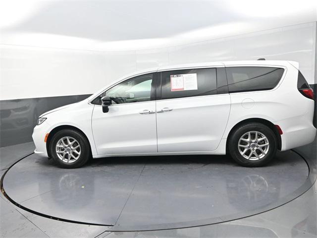 used 2024 Chrysler Pacifica car, priced at $29,391