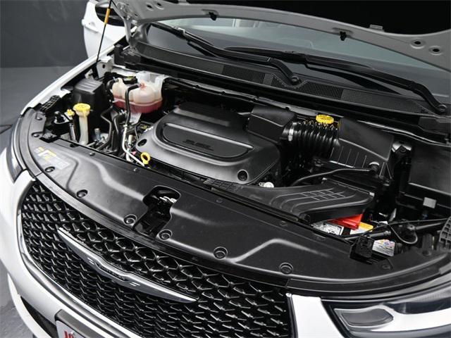 used 2024 Chrysler Pacifica car, priced at $29,391