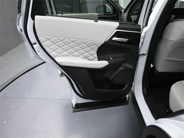 used 2024 Mitsubishi Outlander car, priced at $26,991