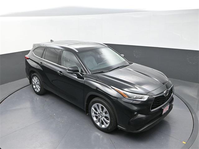 used 2023 Toyota Highlander car, priced at $37,391