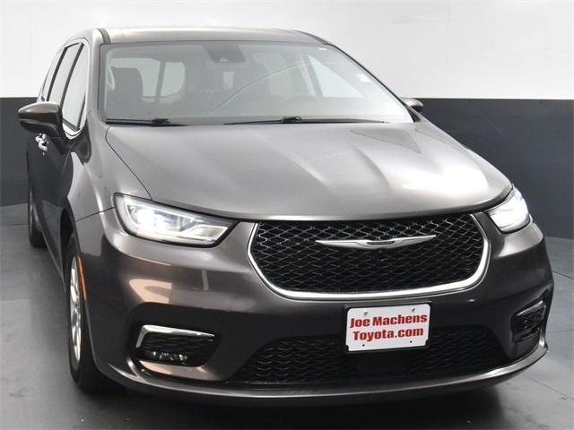 used 2023 Chrysler Pacifica car, priced at $24,991