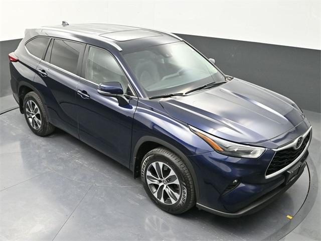 used 2023 Toyota Highlander car, priced at $37,991