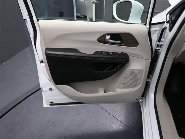 used 2017 Chrysler Pacifica car, priced at $12,791