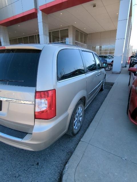 used 2014 Chrysler Town & Country car, priced at $11,791