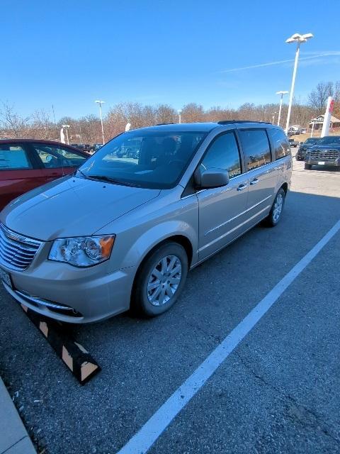 used 2014 Chrysler Town & Country car, priced at $11,791