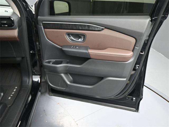 used 2023 Honda Pilot car, priced at $45,991
