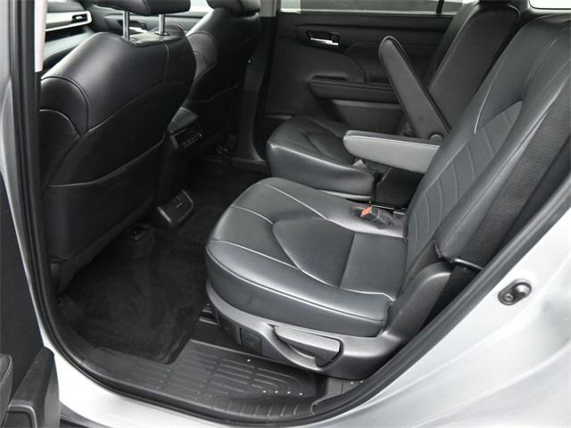 used 2024 Toyota Highlander car, priced at $40,691