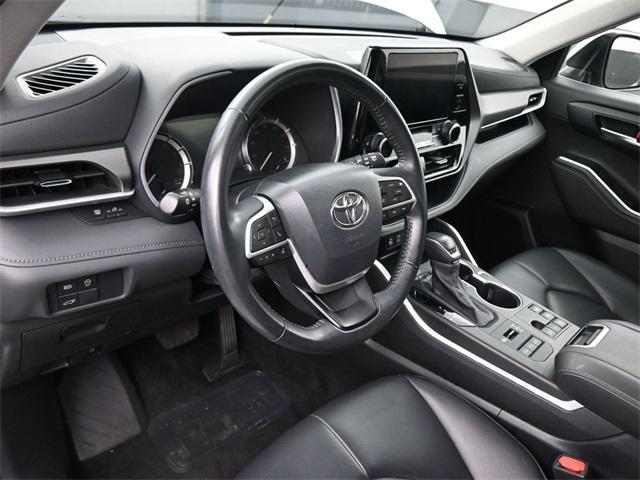 used 2024 Toyota Highlander car, priced at $40,691