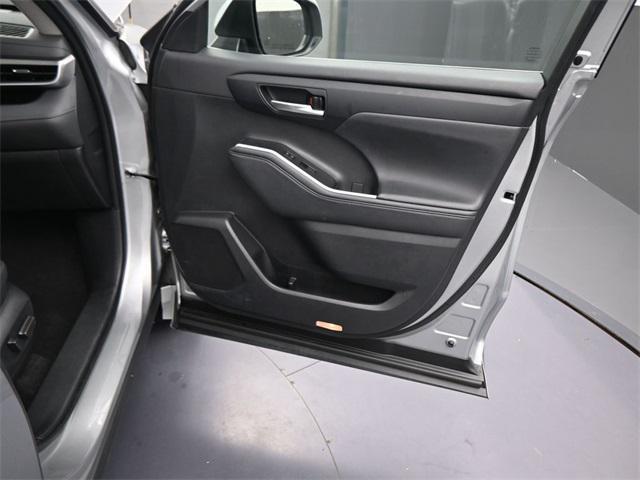 used 2024 Toyota Highlander car, priced at $40,691
